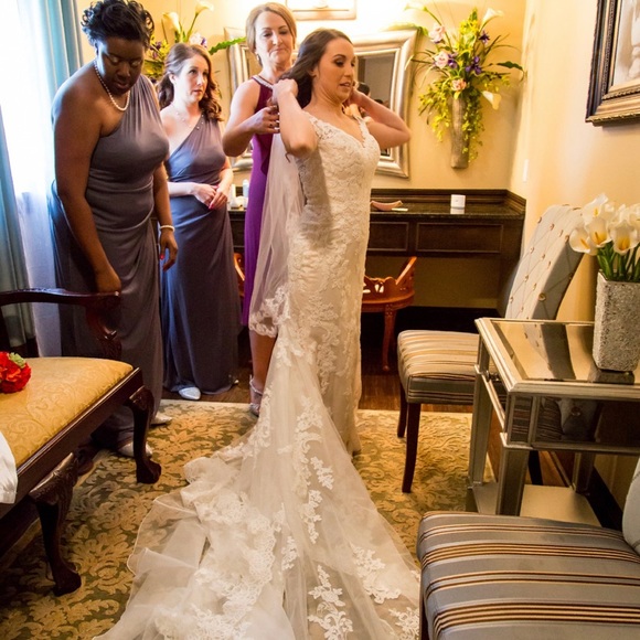 Wedding dress - Picture 3 of 5